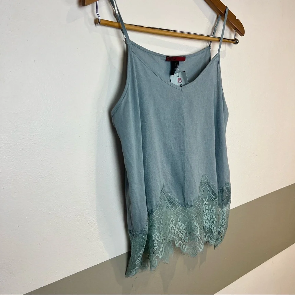 2/$25 NWT BKE Red Buckle Pale Blue Minimalist Scalloped Lace Simple Hott Tank - Picture 4 of 10